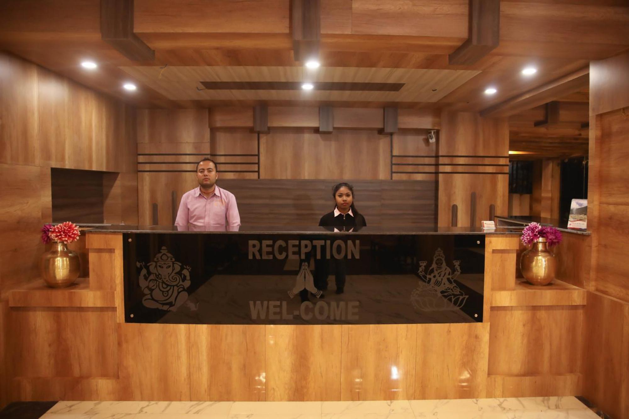 Hotel Royal Safari Chitwan Εξωτερικό φωτογραφία